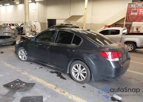 2013 Subaru Legacy 2.5I Limited z USA, uszkodzony, nr VIN 4S3BMBK68D3019992